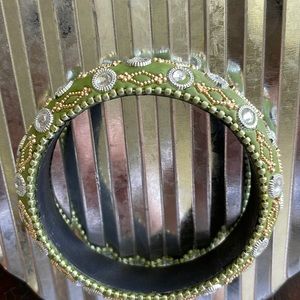 🛍️ 3 for $12 Bangle with gold designs and diamond style crystals, light green